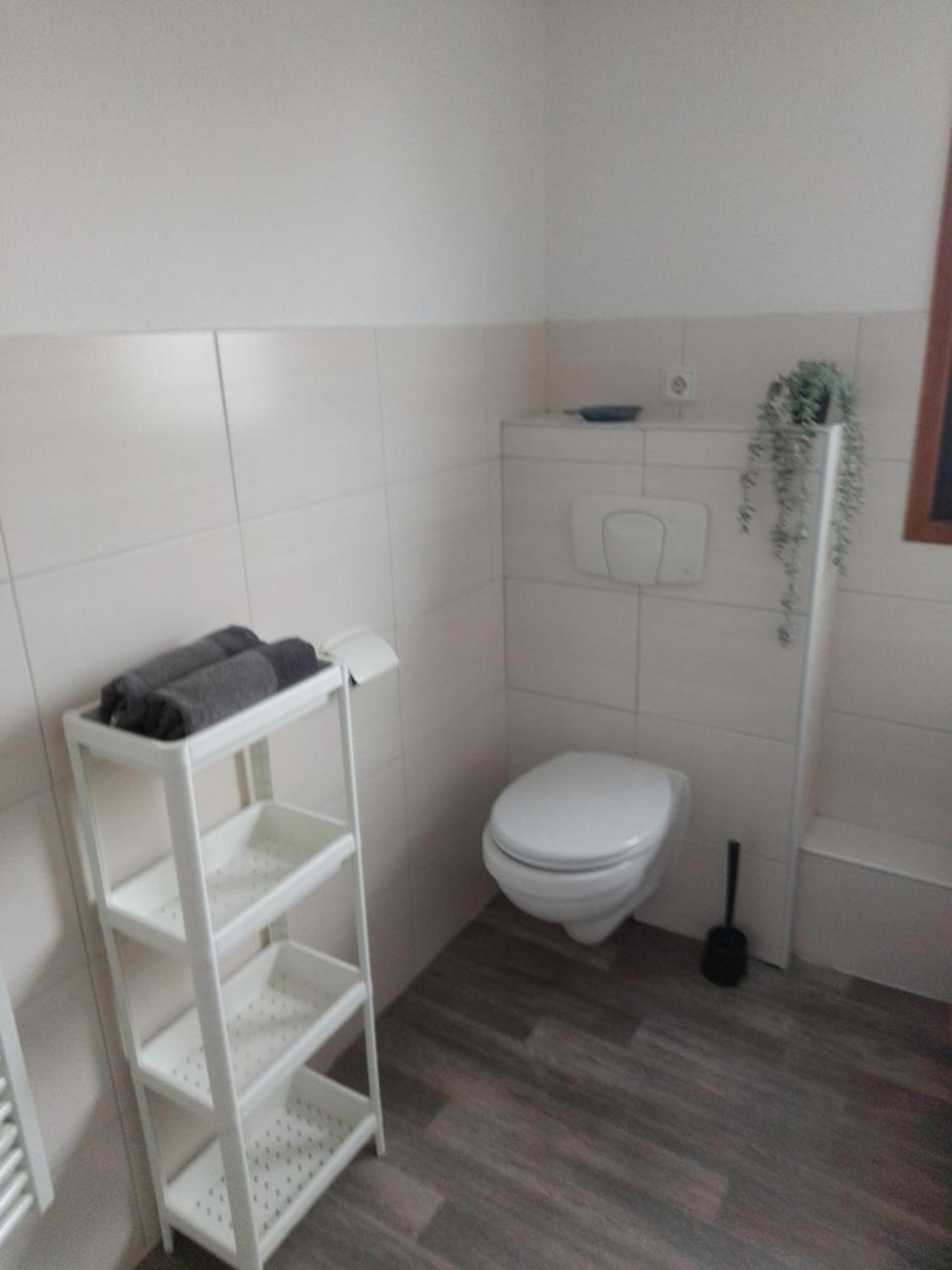 Grosse Private Spa Wellness Ferienwohnung In Koblenz Naehe Zum Rhein Zimmer foto
