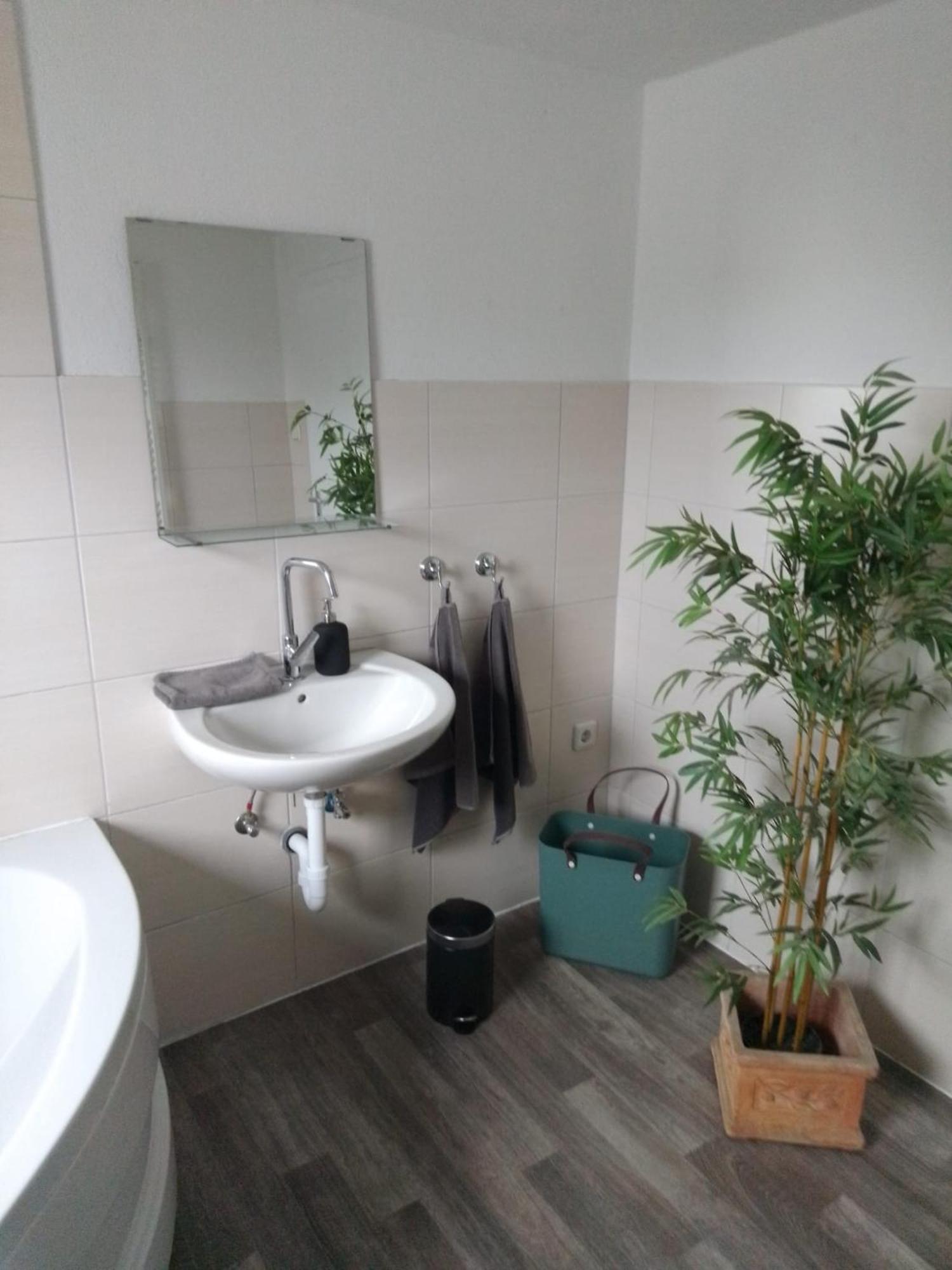 Grosse Private Spa Wellness Ferienwohnung In Koblenz Naehe Zum Rhein Zimmer foto